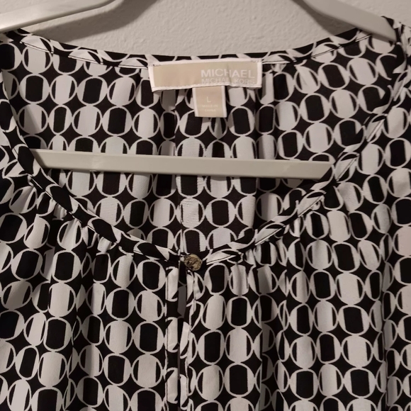 Michael Kors Black & White Geometric Women's Blouse - Picture 11 of 11